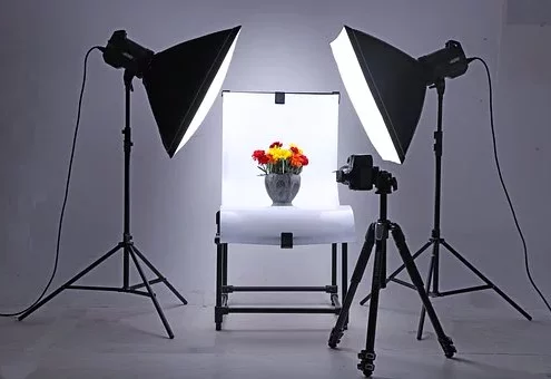 A professional product photographer is needed to get that sort of photo.